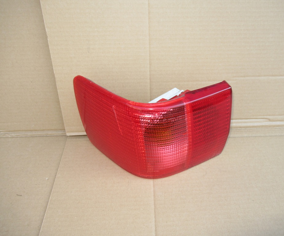 Lampa lewa tylna narożna Audi 80 B4 kombi 7284536509 oficjalne