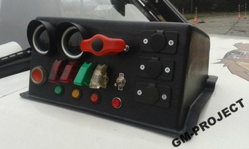 Консоль приладової панелі Nissan Patrol Y60