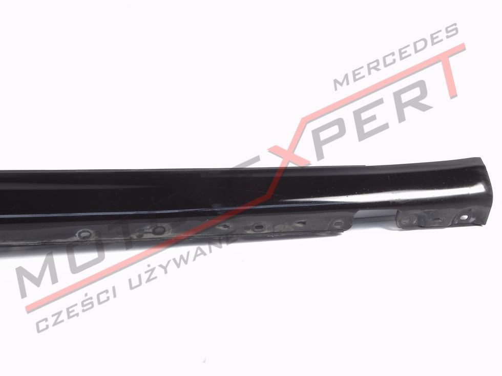 Mercedes W203 COUPE LISTWA NAKŁADKA PROGOWA PRAWA Kolor czarny