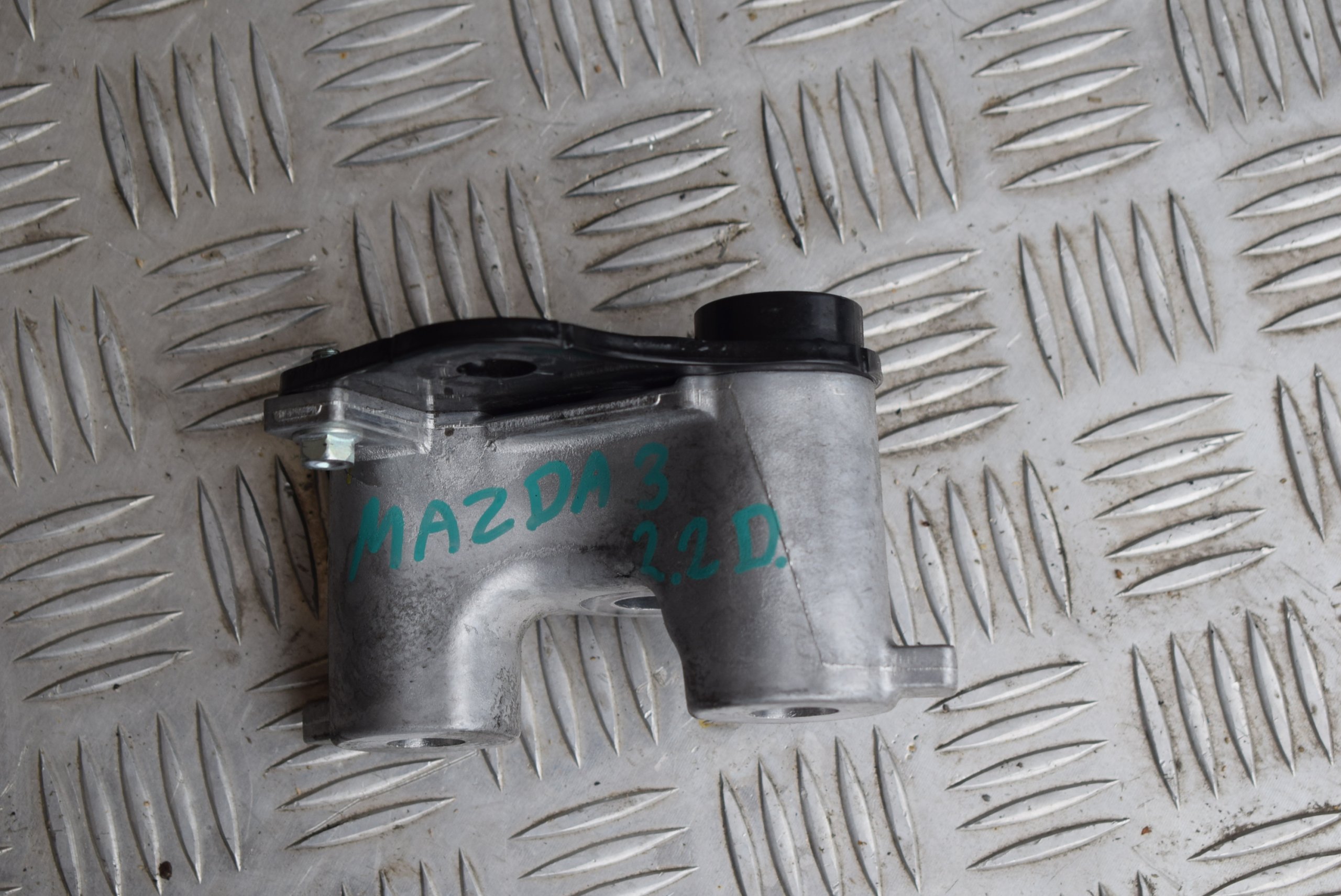 holder holder of the engine MAZDA 3 BM 2015