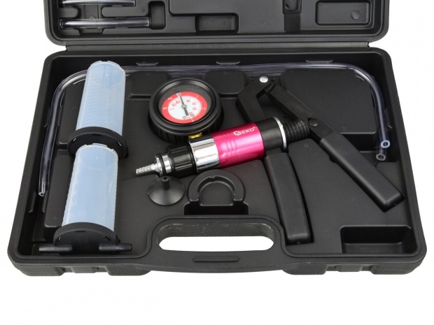 POMPKA PODCISNIENIOWA ODPOWIETRZANIA HAMULCOW GEKO Mark Geko