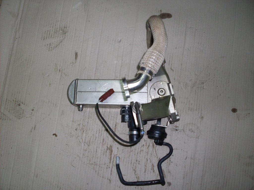 РЕЦИРКУЛЯТОР ВЫХЛОПНЫХ ГАЗОВ AUDI 4.2 TDI 057131515F