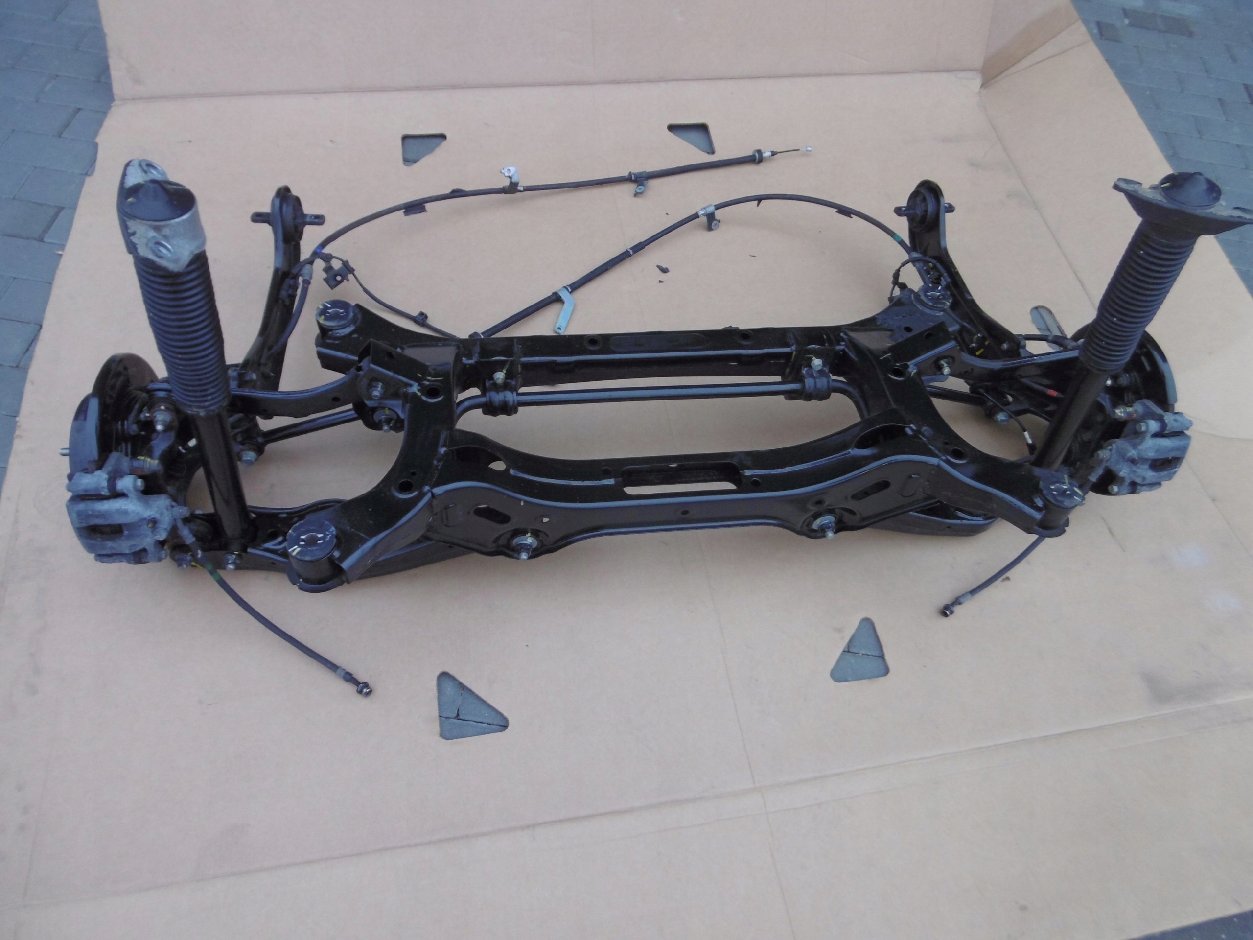 HYUNDAI TUCSON WAHACZ TYLNA BELKA TYLNE ZAWIESZENIE 2WD KPL 2018 ROK Numer katalogowy części 654465879898456