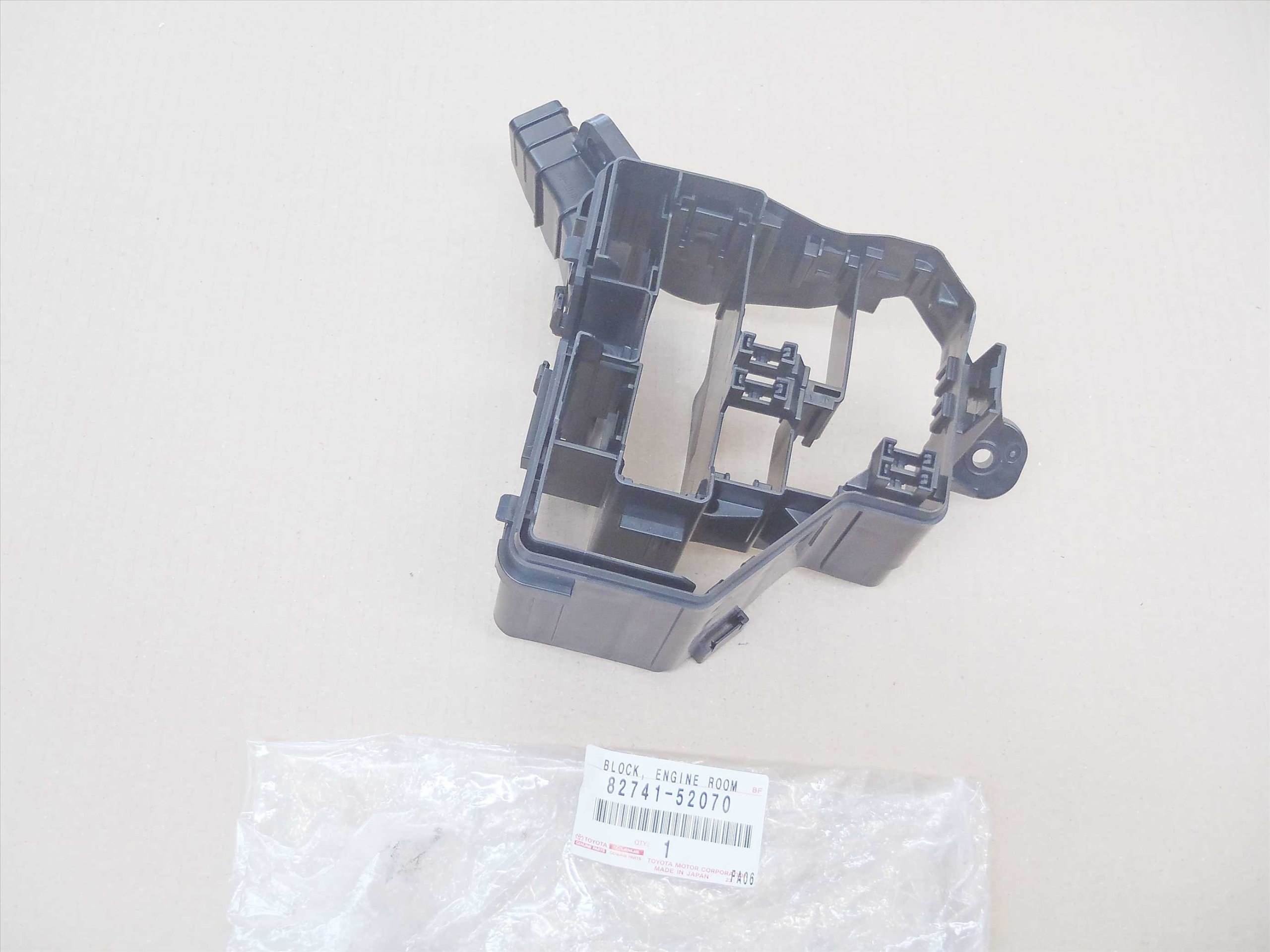 VERSO-S 10-15 SKRZYNKA PUSZKA BEZPIECZNIKÓW Numer katalogowy części A82741-52070