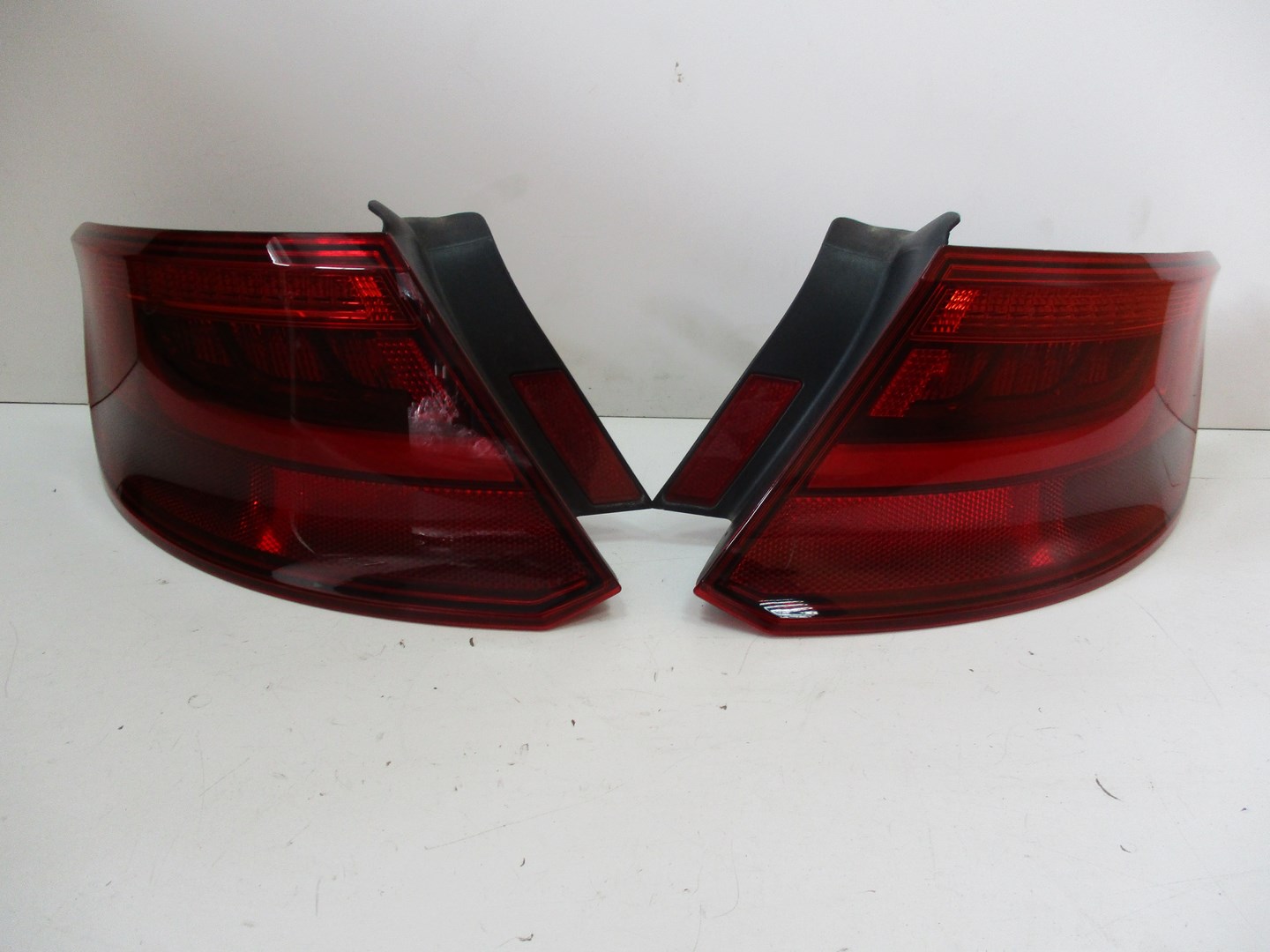 фонарь задний A3 8V0 H.b led