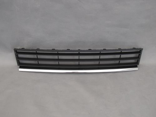 Atrapa / Kratka w zderzak VW Passat B7 Comfortline