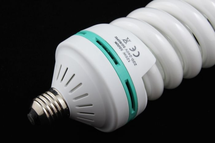 ŻARÓWKA LAMPA ŚWIATŁA STAŁEGO 125W = 600W 5500K + Model 2573