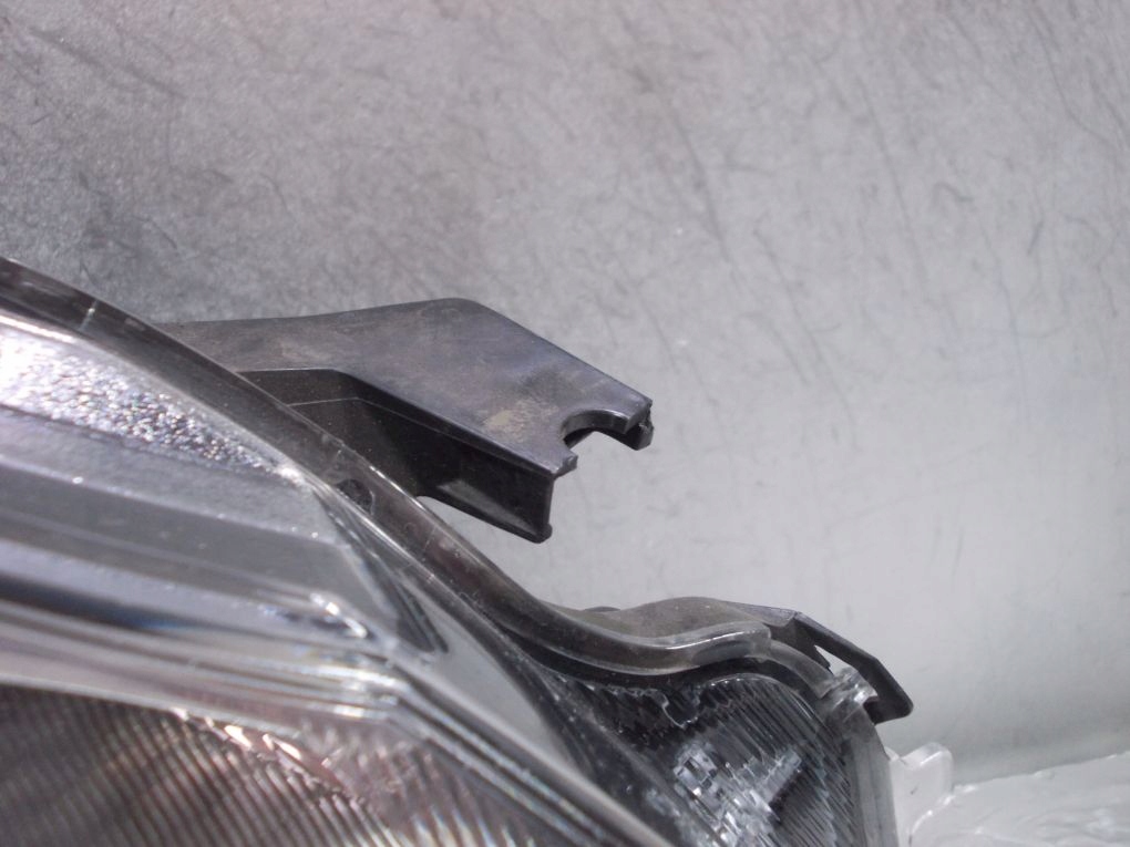 TOYOTA YARIS III LIFT 13- light front right