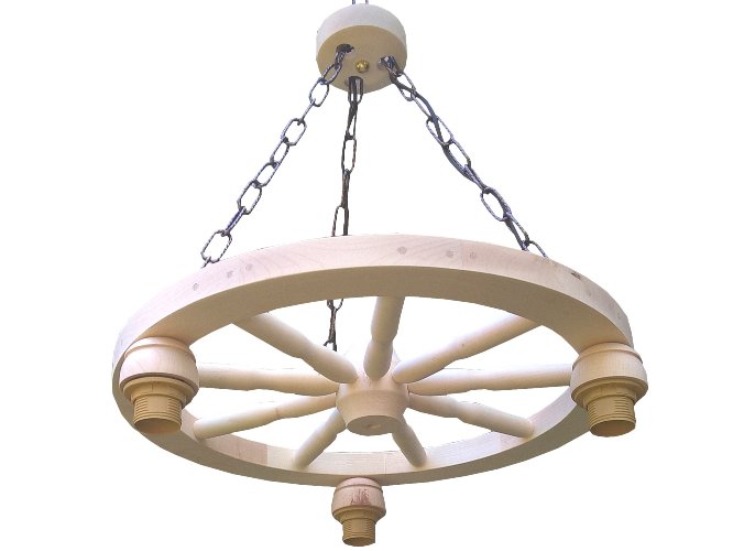 

lampa z koła wozu koło drewniane