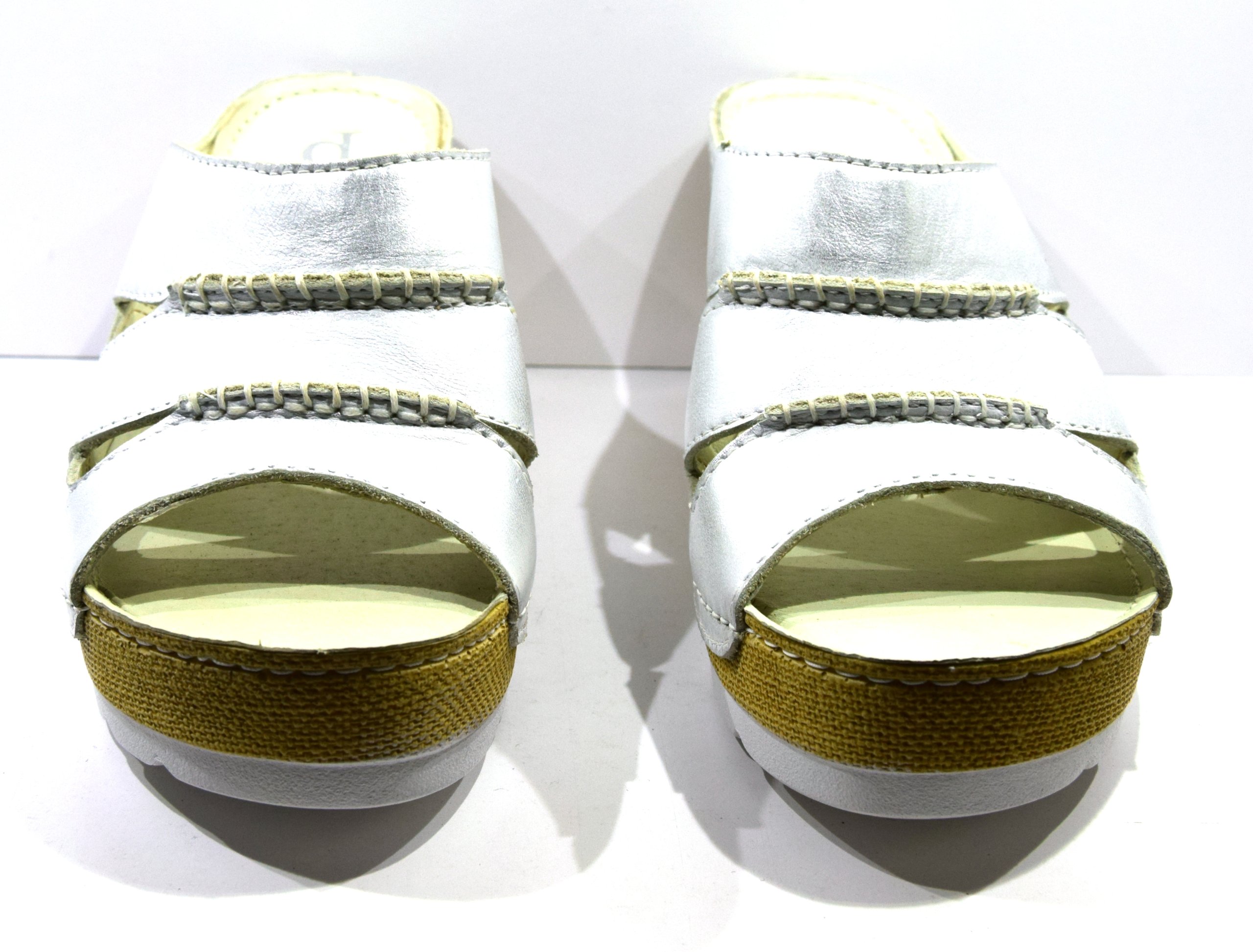 KLAPKI DAMSKIE LETNIE BUTY NA KOTURNIE 1052 R.40 EAN (GTIN) 20320423