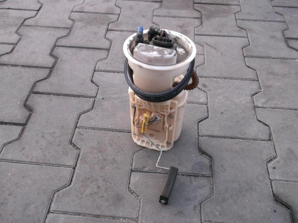 НАСОС ТОПЛИВА AUDI A3 1.80v -ДОСТАВКА-