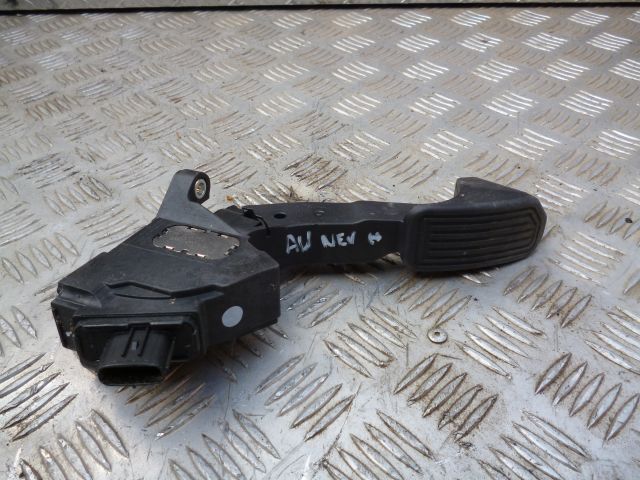 TOYOTA AURIS 1.8 HYBRDA 2013 ПЕДАЛЬ ГАЗУ