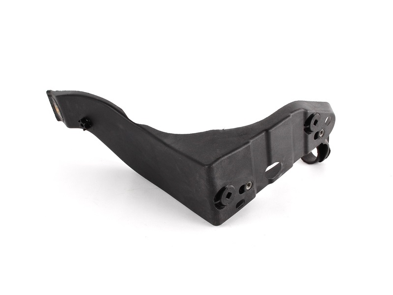 8E0821138B - Крепление опора крыла передняя AUDI A4 B6 правая