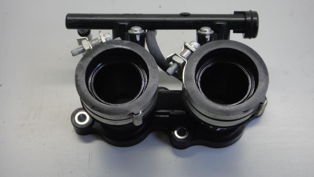 121FG5H2020 - ВПУСКНИЙ ПАТРУБОК УПРИСКУВАННЯ ПАЛИВА YAMAHA T-MAX 530 XP