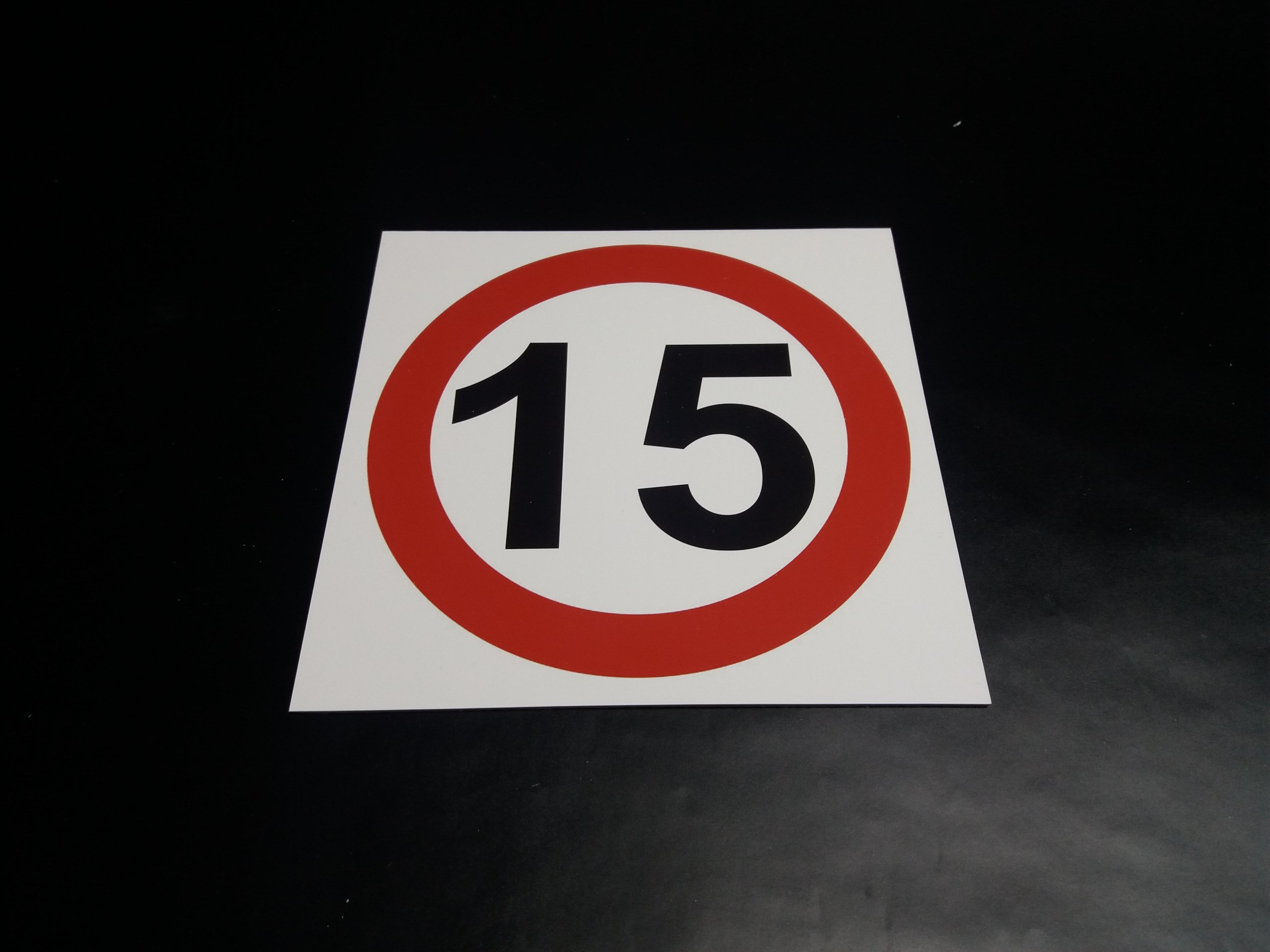 ZNAK OGRANICZENIE PRĘDKOŚCI 15 km/h 40x40 cm 3mm Kod producenta Tabliczki