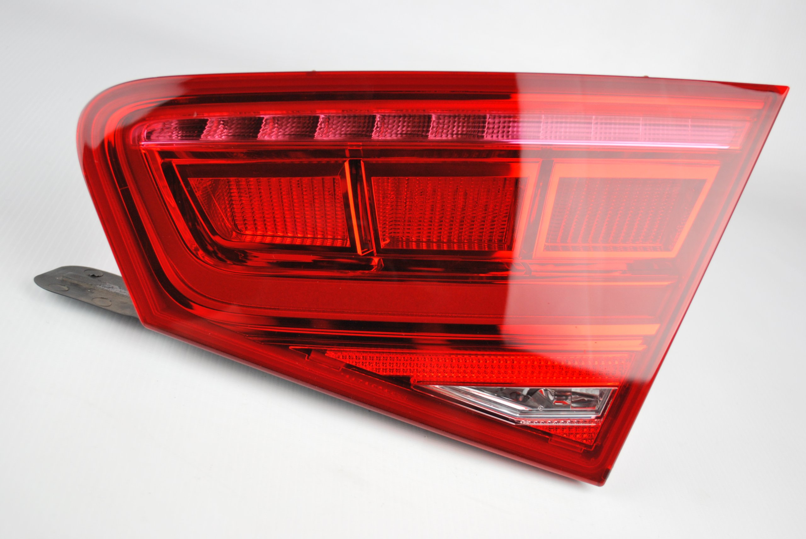 Фара правий зад. LED Audi A8 S8 USAh0945094a