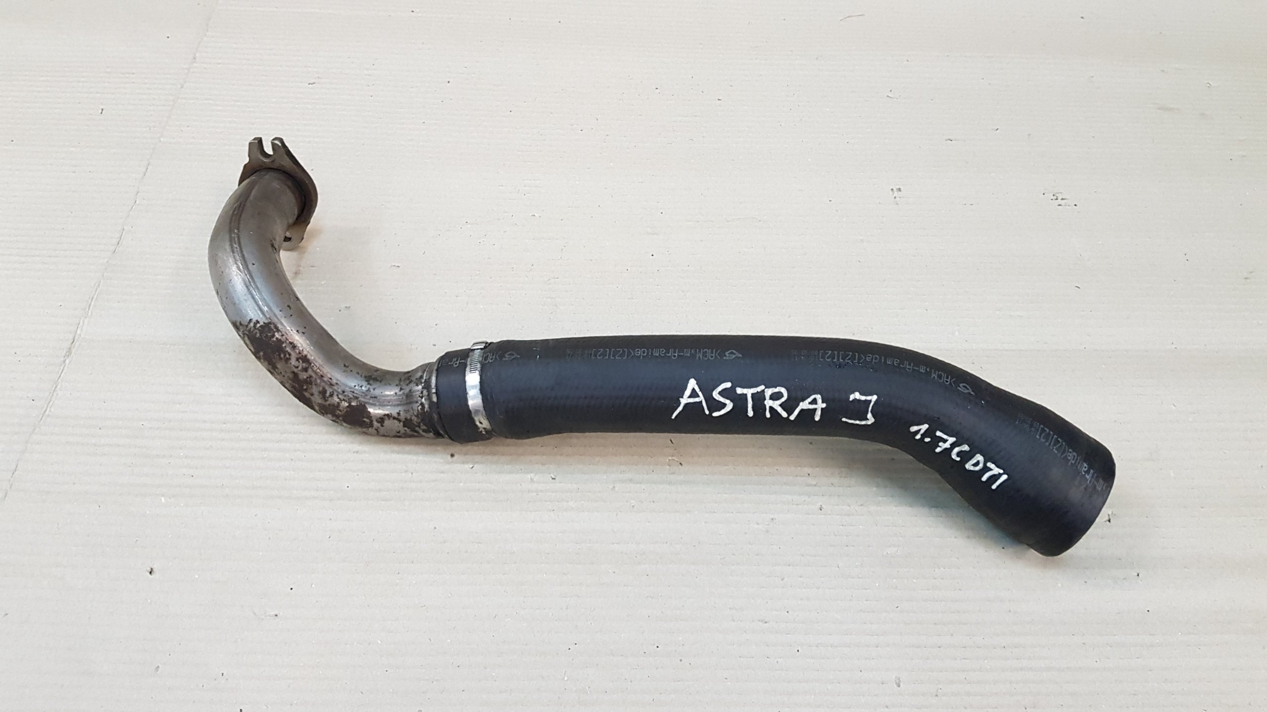 Opel Astra J IV 1.7 CDTI шланг інтеркулера