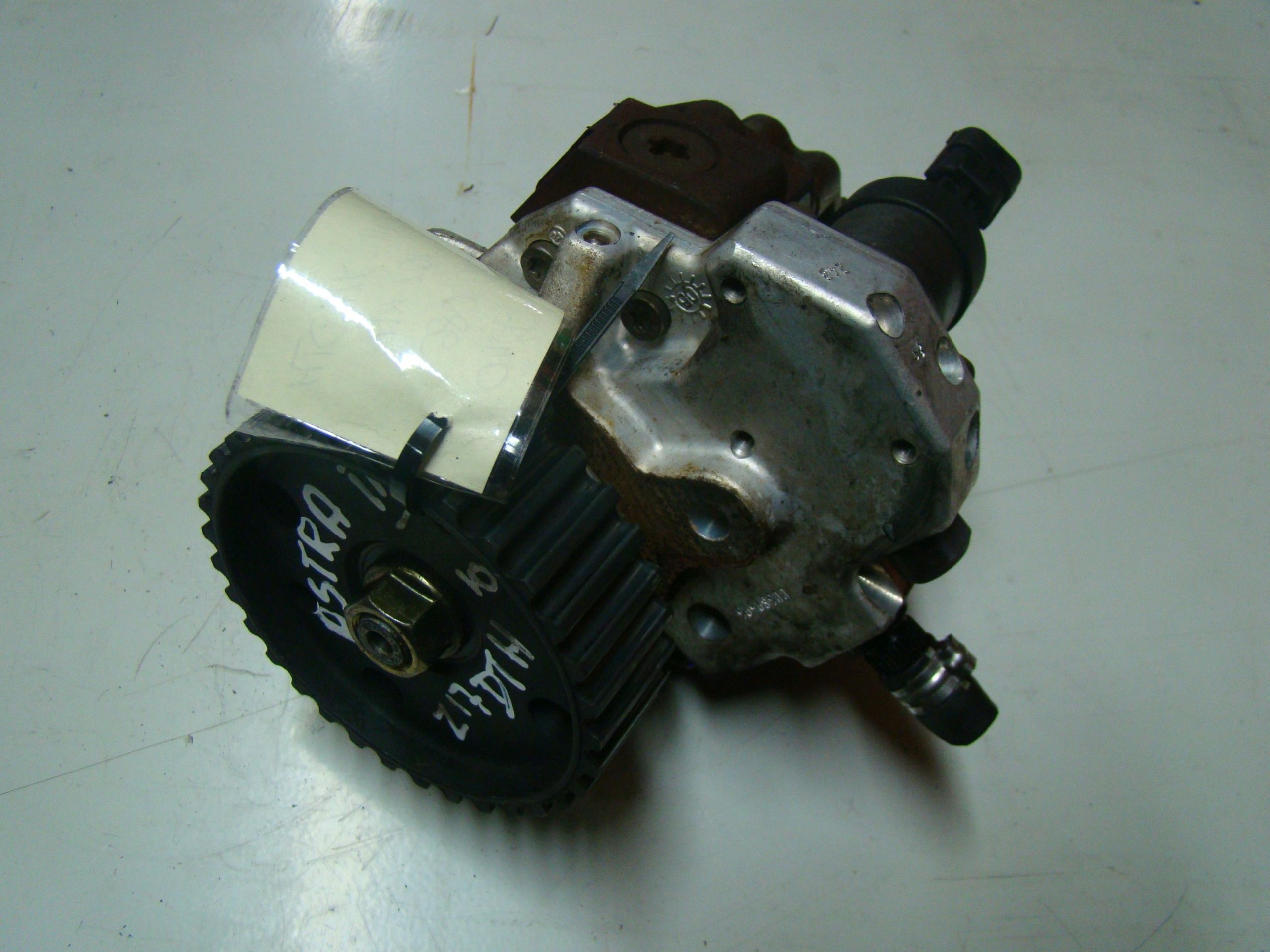 ASTRA III 1.7 Z17DTH Топливный насос (ТНВД) 8973279240