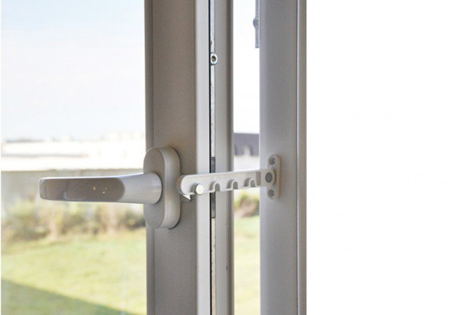 Regulator RAK stopniowany uchyłu do okien brązowy Marka Sparta