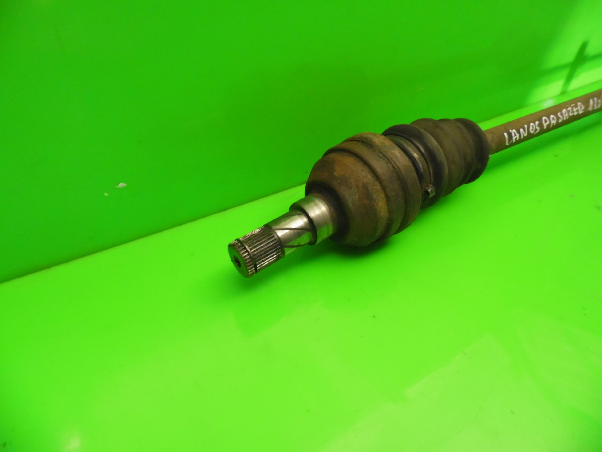 PÓŁOŚ PRAWA PRZÓD DŁUGA DAEWOO LANOS I 1.4 8V 97- Typ samochodu Samochody osobowe