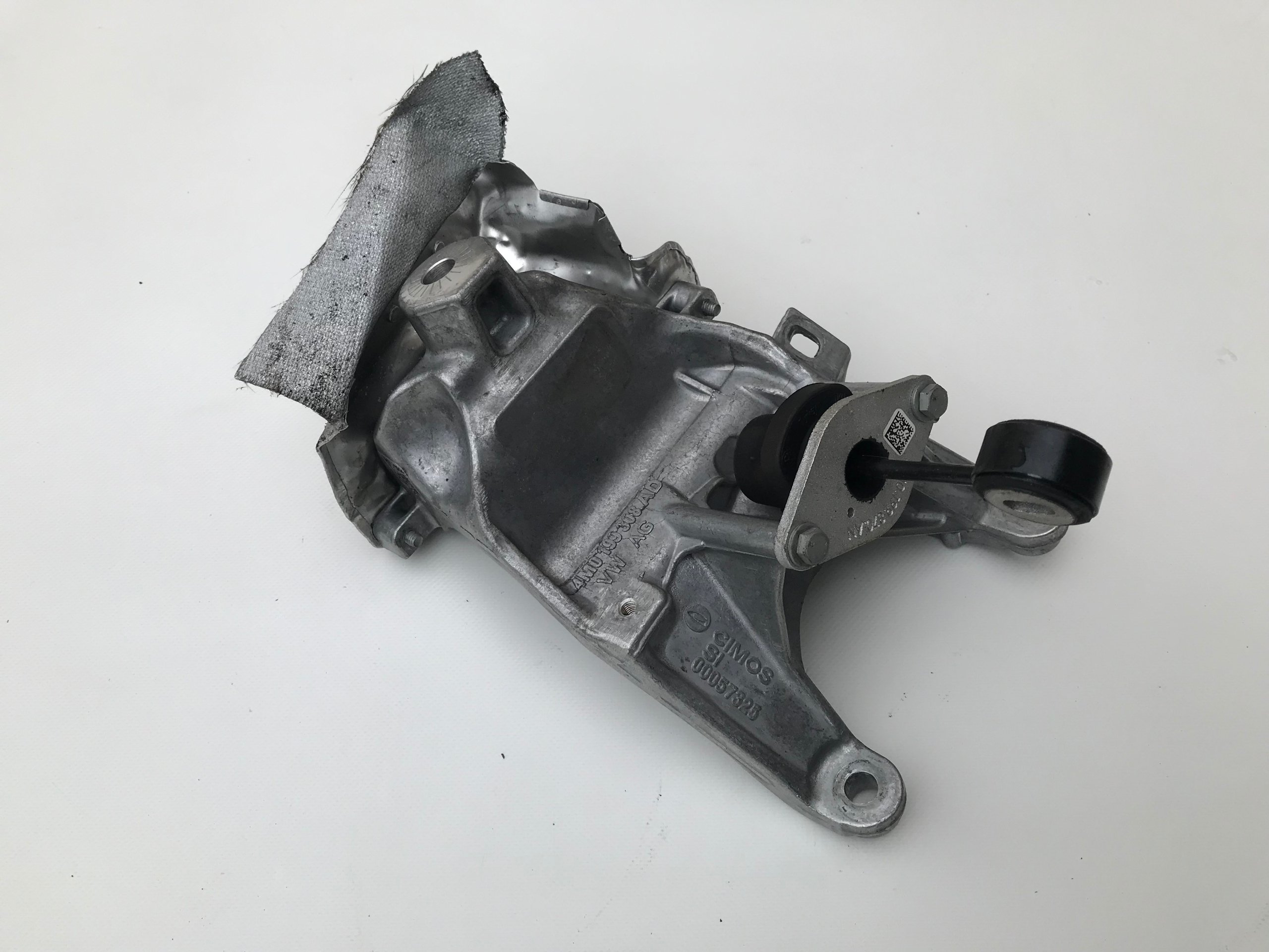 Опора двигателя 4M0199308AD AUDI A4 A5 8W 2.0 TDI