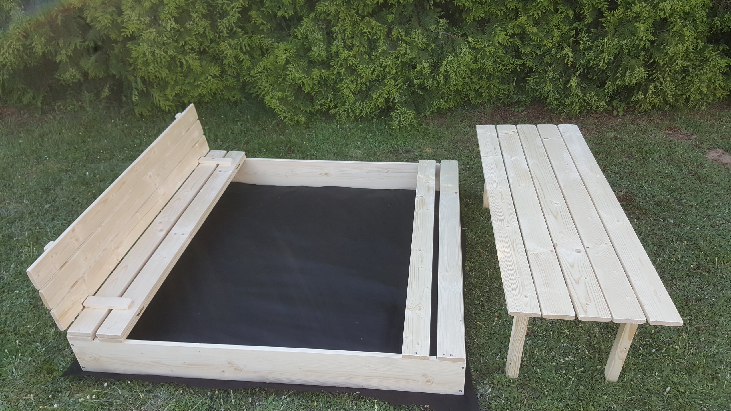 Piaskownica 150x150 ławeczki + stolik +GRATIS Bohater brak