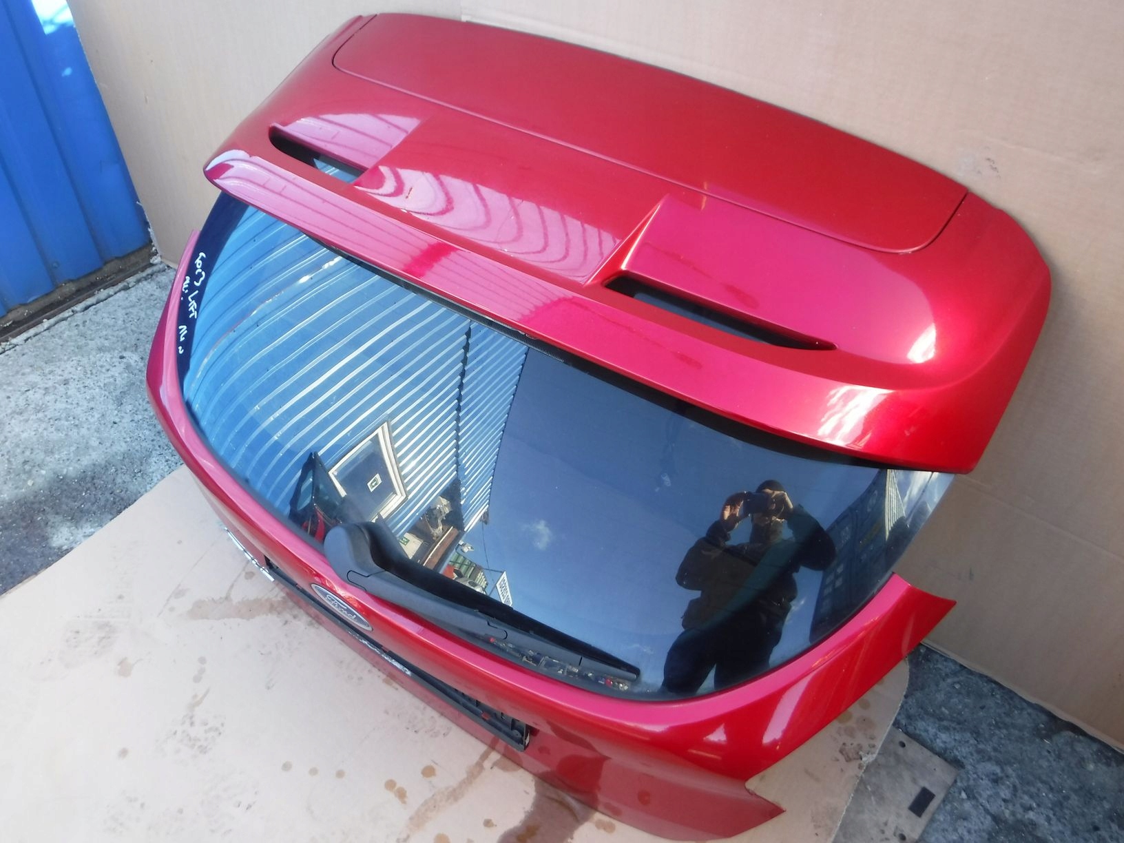 Klapa tylna FORD FOCUS Mk3 LIFT Rubby Red spoiler Producent części Ford OE