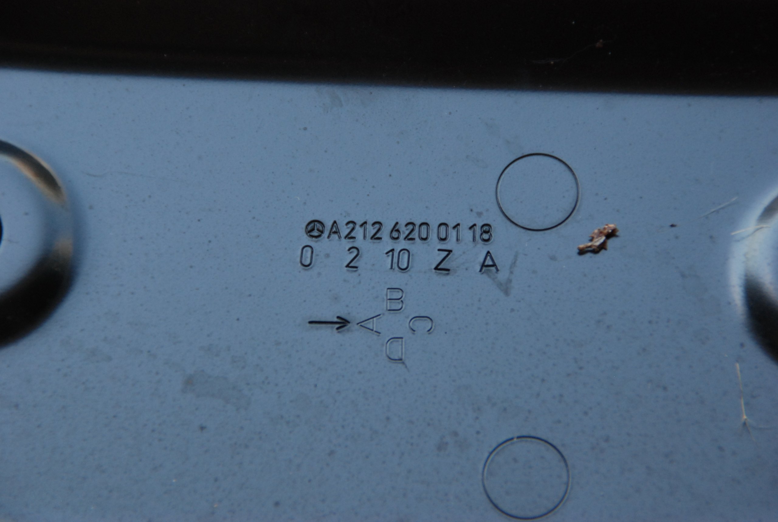 Mercedes W212 podstawa akumulatora A2126200018 Typ samochodu Samochody osobowe