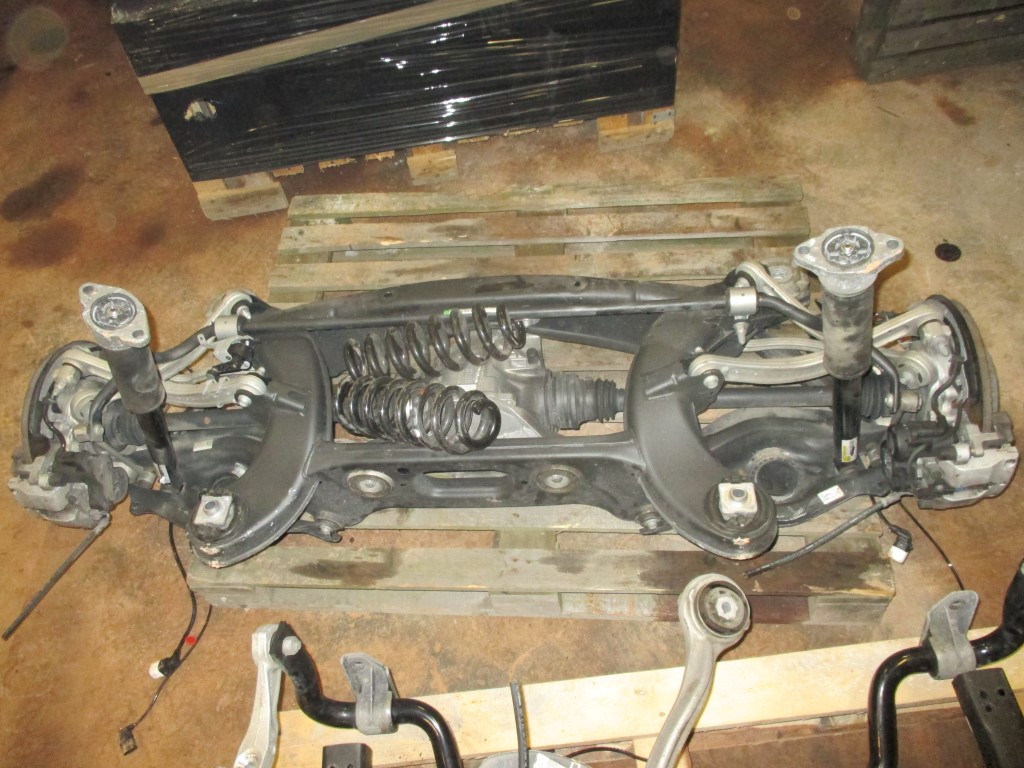 ZAWIESZENIE TYŁ KPL. MERCEDES W205 C-KLASA 2.2 CDI