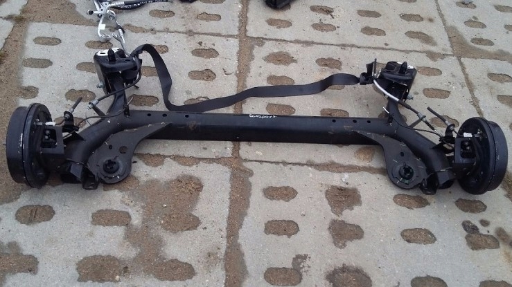 FORD ECOSPORT 2014 ROK OŚ BELKA TYŁ TYLNA