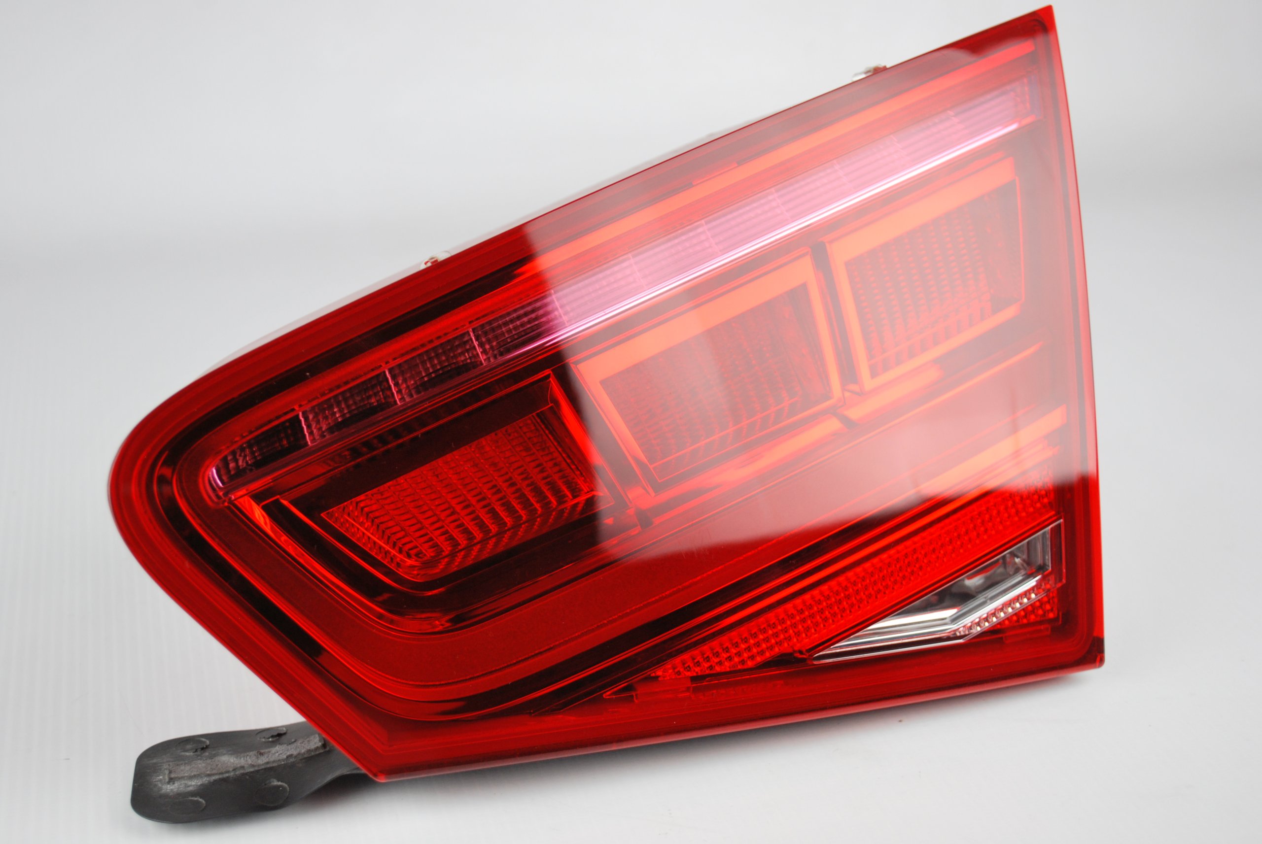 Фара правий зад. LED Audi A8 S8 USAh0945094a