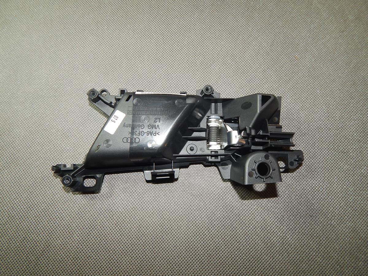 Audi A4 B9 ручка двери внутренняя зад 8W0839019