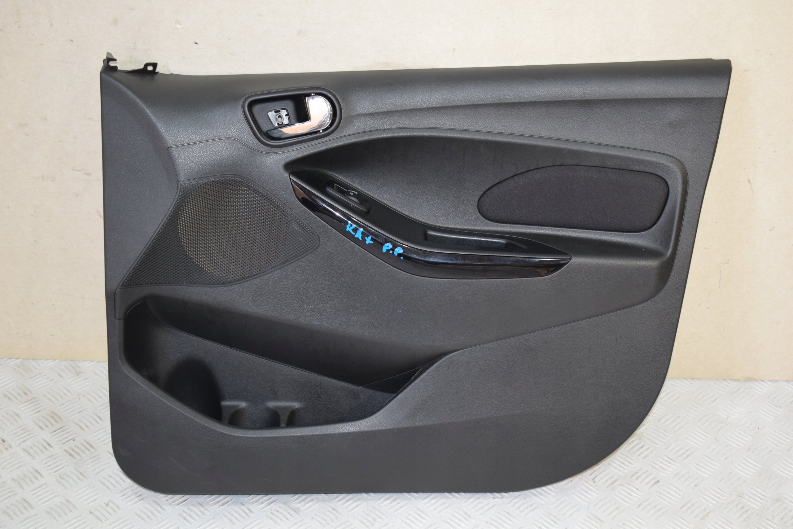 BOCZEK DRZWI PRAWY PRZÓD FORD KA+ PLUS 2018