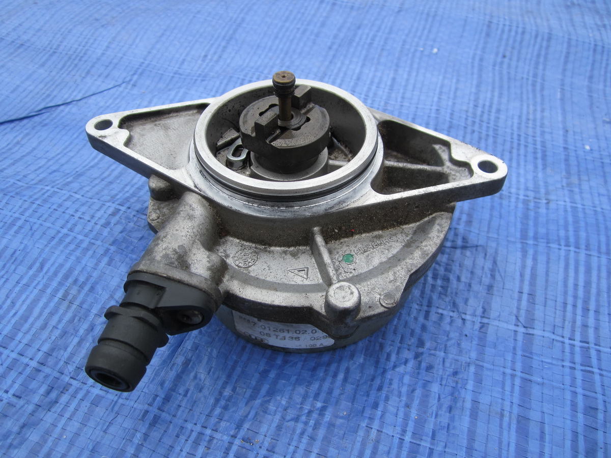 PUMPE VACUM AUDI Q7 6.0 V12 05A145100A