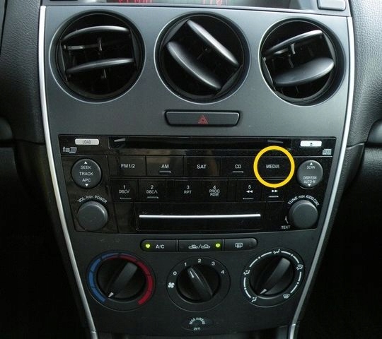 KABEL ADAPTER MEDIA AUX JACK 3,5 MAZDA 2 3 5 6 MP Model AUX