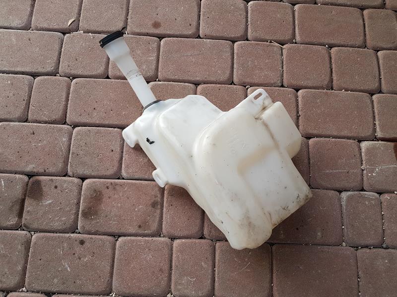 Zbiorniczek spryskiwaczy Opel Insignia 13240935