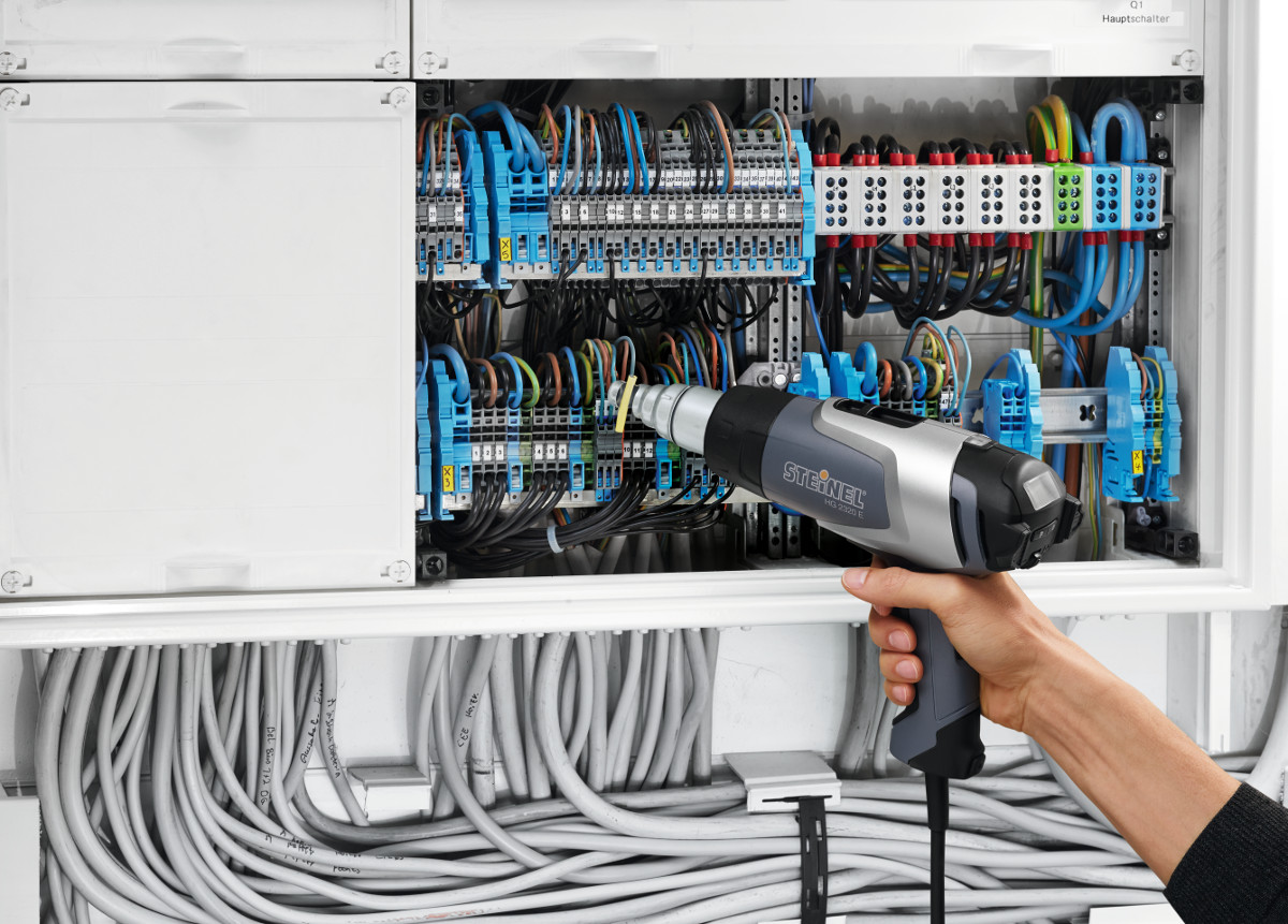 STEINEL OPALARKA 2 STOPNIOWA REGULACJA TEMPERATURY WYŚWIETLACZ LCD 2000W Kod producenta 351502