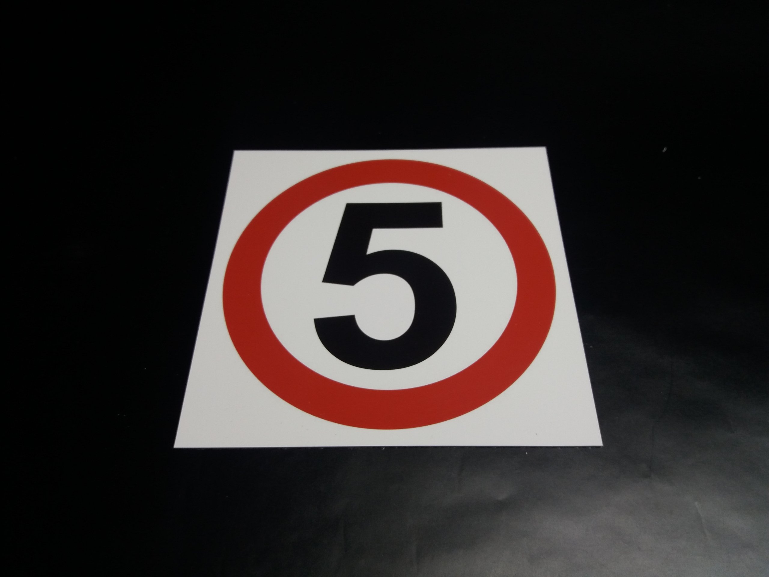 Знак скорости 5. Знак ограничение 5. Знак 5 км. Знак скорость 5 км/ч.