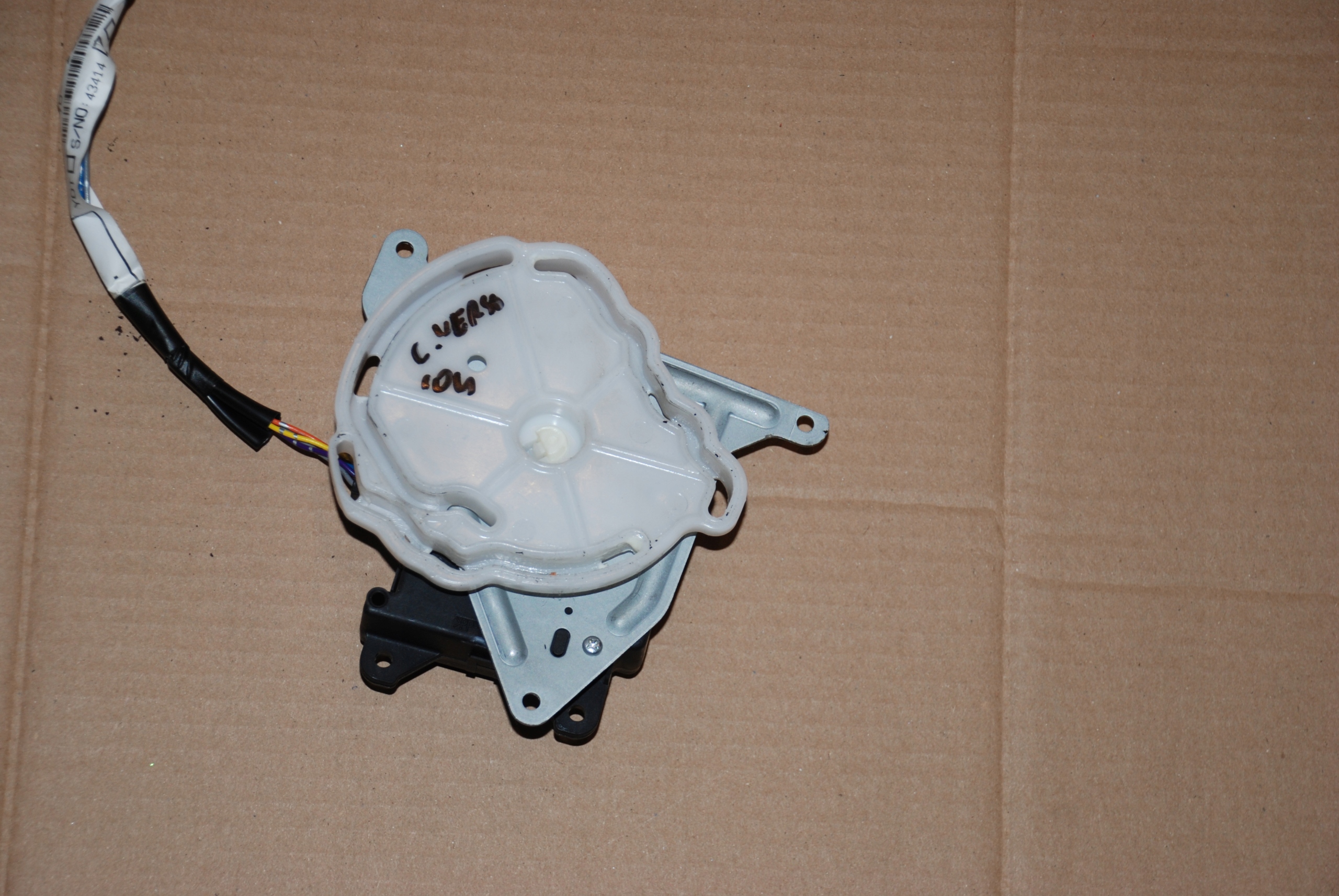 COROLLA VERSO 04- STEROWNIK SILNICZEK NAGRZEWNICY Producent części Toyota OE