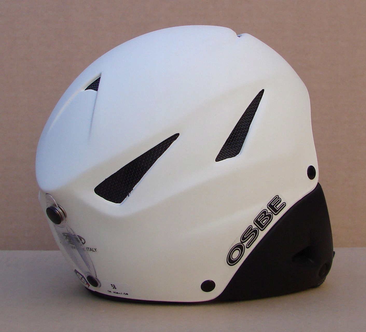 KASK SNOWBOARD NARTY OSBE CRIME WŁOCHY BIAŁY 58 CM Marka Atomic