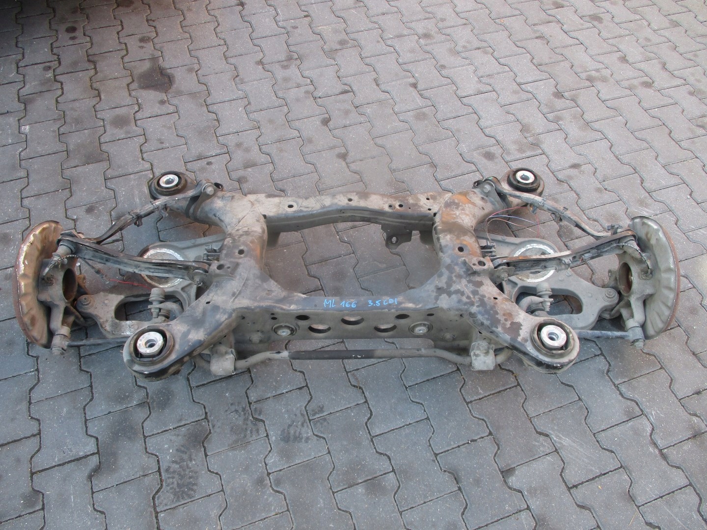 Zawieszenie tylne MERCEDES ML 166 3,5CDI