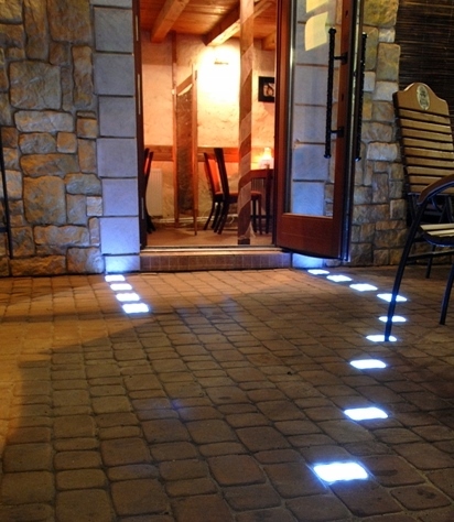 4x Świecąca Kostka Brukowa LED 14x14 KOLORY Długość 14 cm