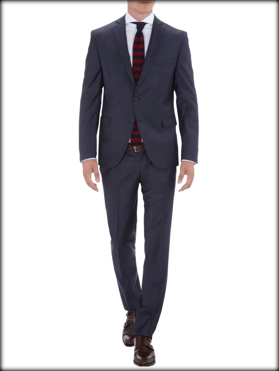 CINQUE CIMOTELLI SLIM FIT GRAPHYTE NAVY SUIT r 48 Model CINQUE CIMOTELLI SLIM FIT GRAPHYTE NAVY SUIT
