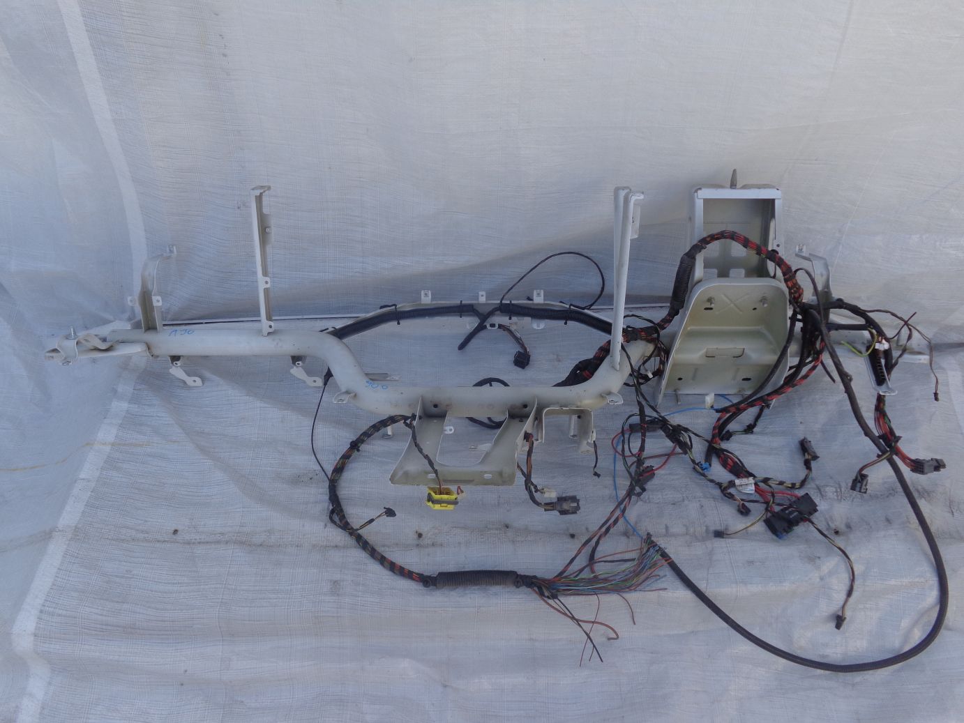 SPRINTER 906 CRAFTER BELKA KONSOLI DESKI