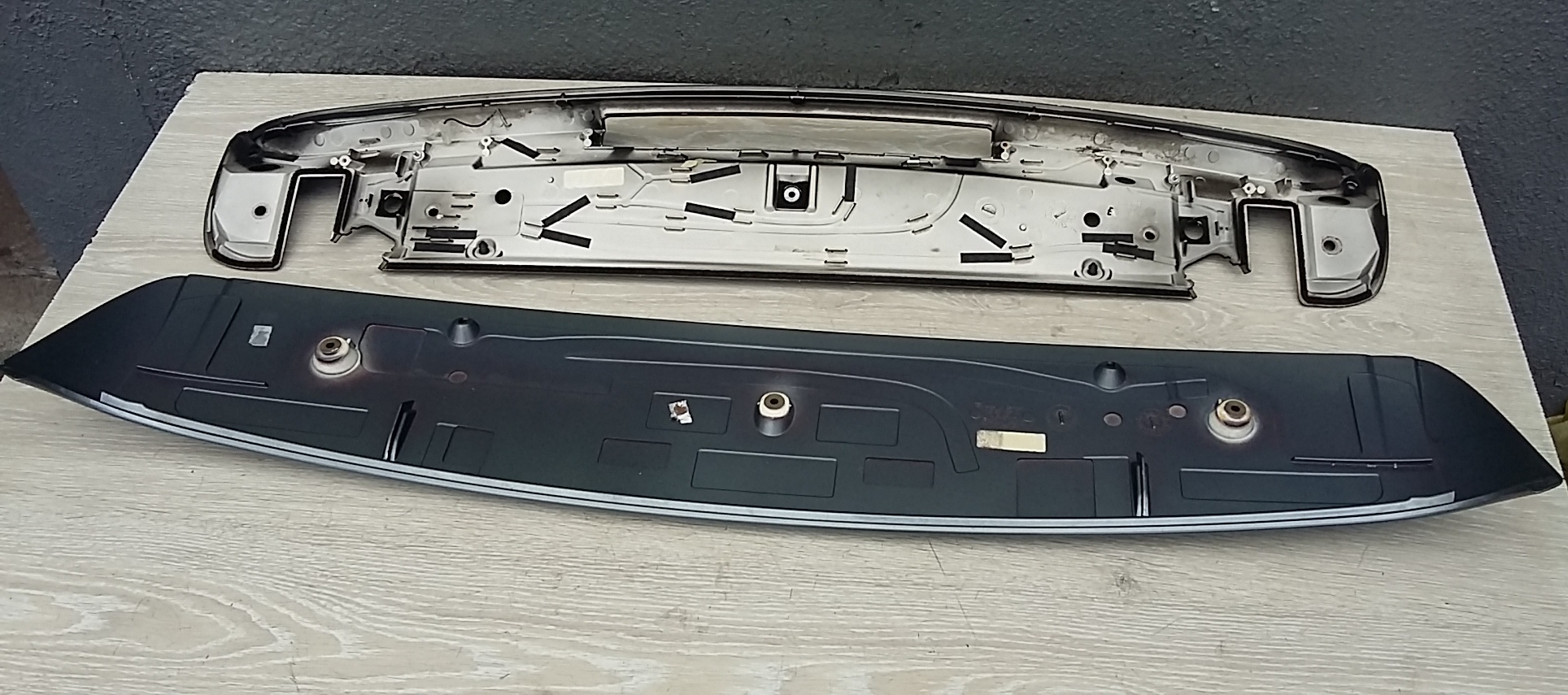LD7Z спойлер крышки PORSCHE Cayenne
