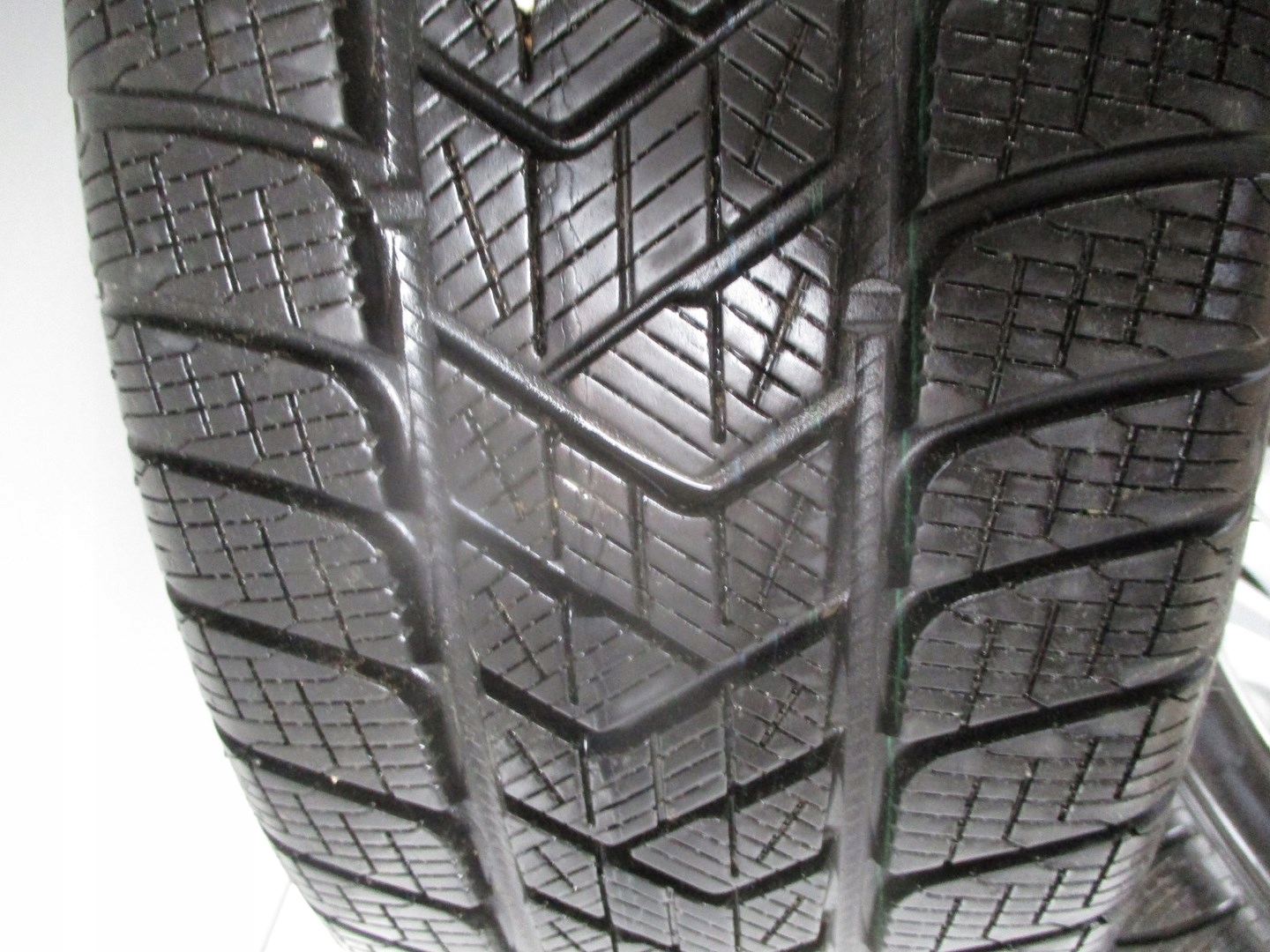 wheels discs tyres LAND ROVER DISCOVERY SPORT R18 MS