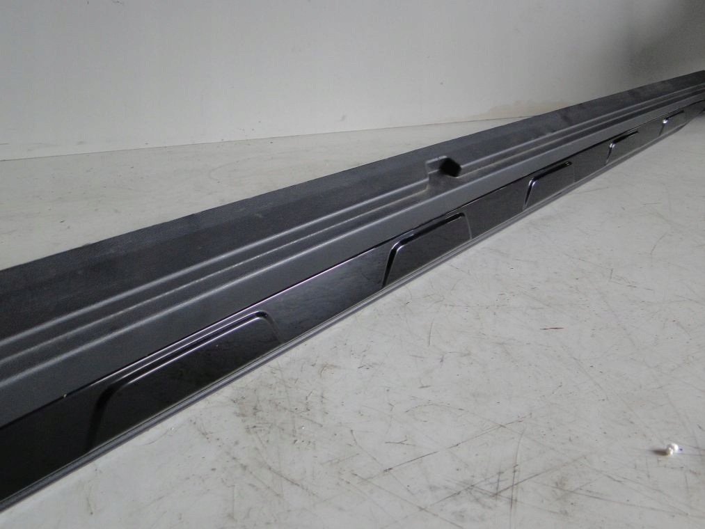 MERCEDES GLA 156 LISTWA PROGOWA PRAWA PROGÓWKA AMG Typ samochodu Samochody osobowe