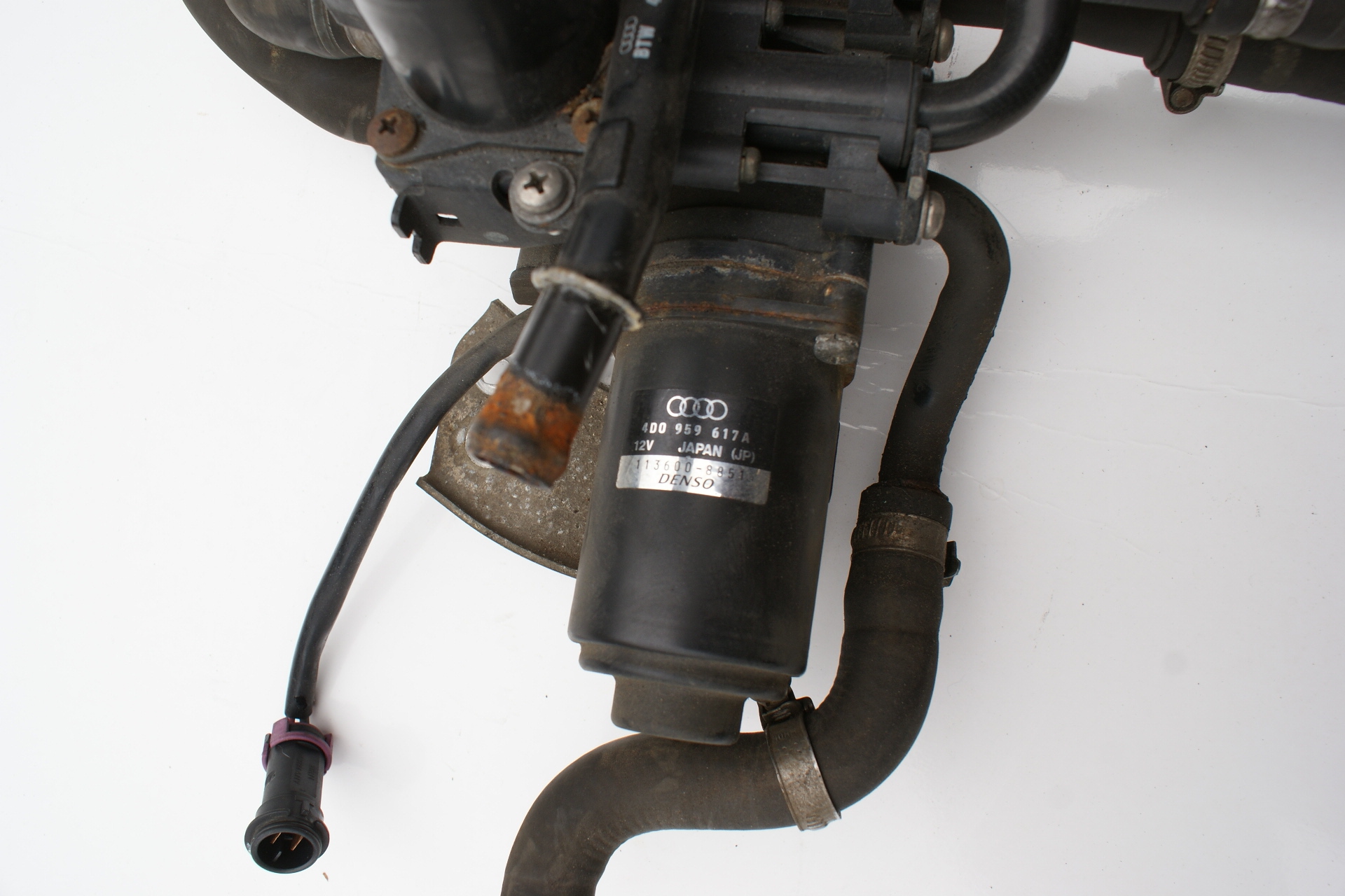 Audi A8 D2 циркуляционные клапаны водяной насос 4D0959617