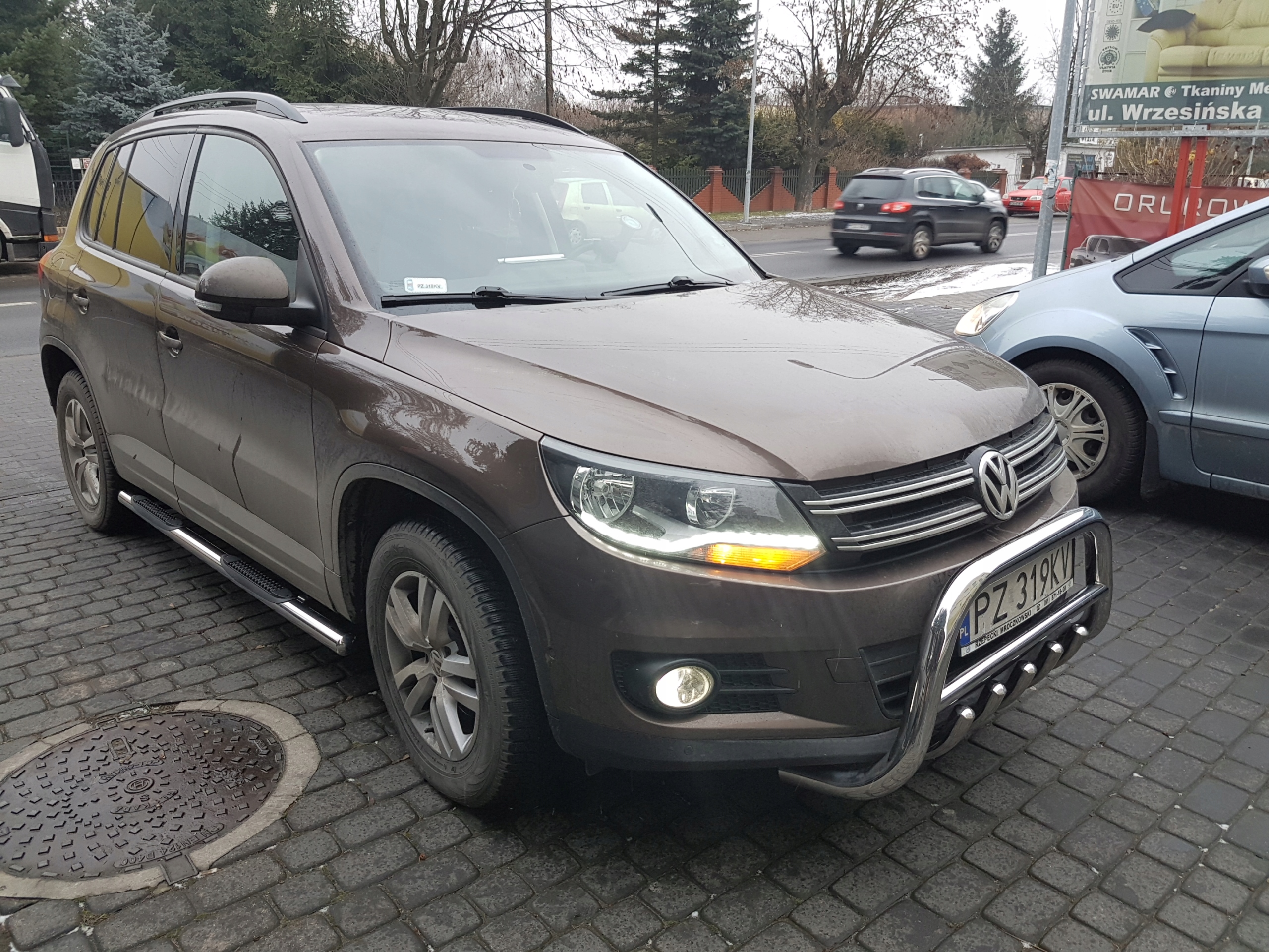 VW TOURAN TIGUAN CADDY AMAROK TOUAREG ORUROWANIE BOCZNE STOPNIE PROGI MOCNE Producent inny