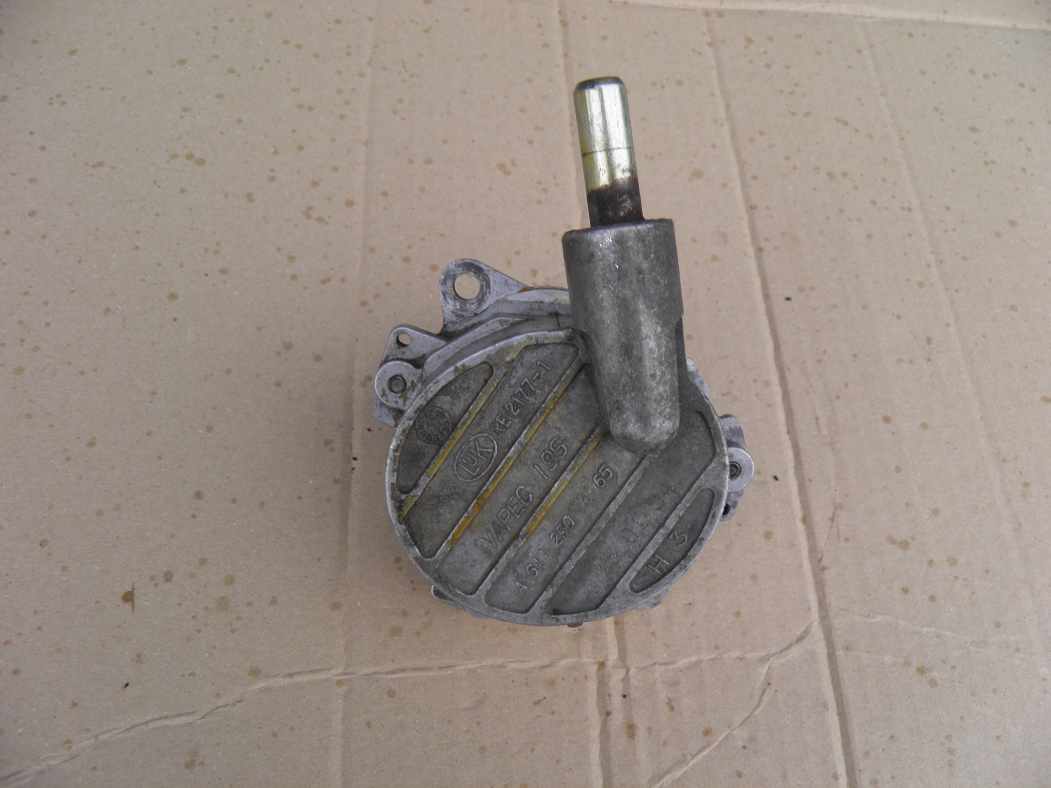 SPRINTER A611 00-06 2.2 CDI ВАКУУМНЫЙ НАСОС